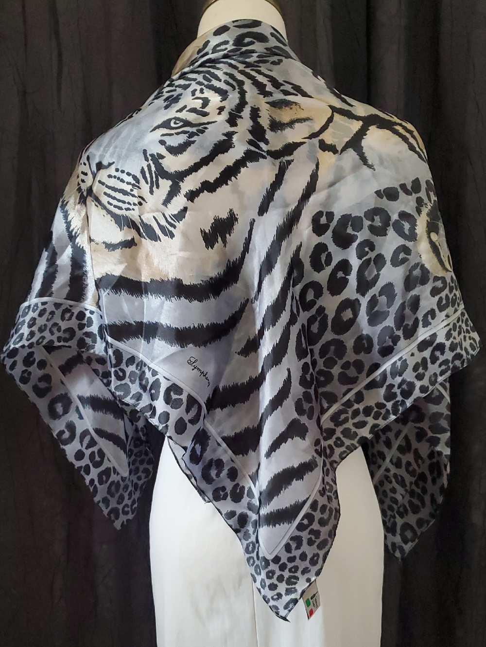 Womens Silky Scarf Wrap SILVER TIGER CAT Symphony Vintage Italy Square 34"